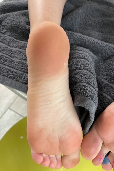 feet close up nice photo