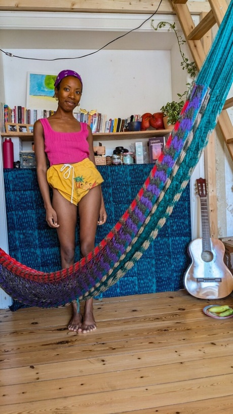 skinny ebony hot nude photos
