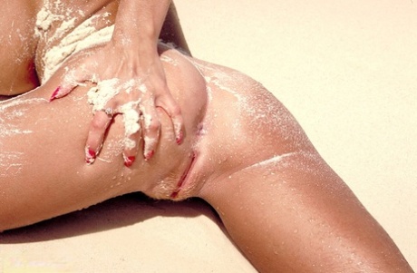 beach milf naked gallery