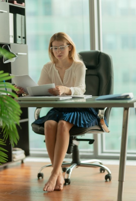 secretary feet sexy xxx photo