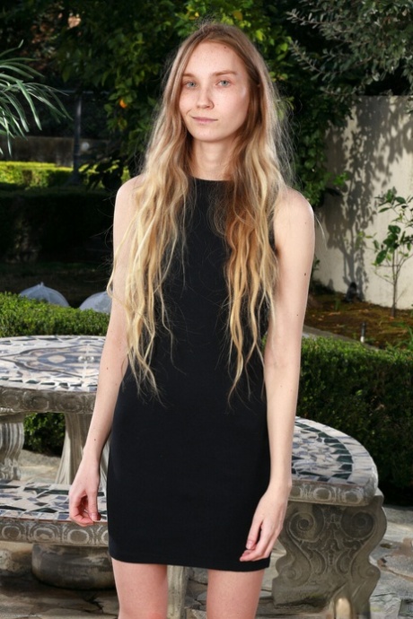 petite adolescente blonde exclusif chaud img