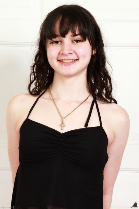 pale teen beautiful images