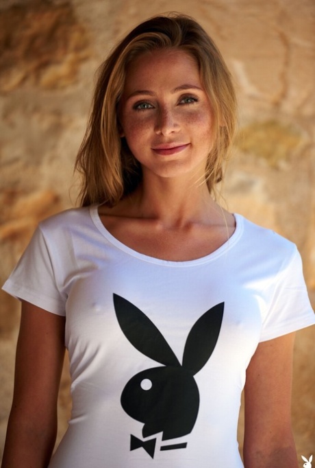 mittvikningsmodell konst pornografi foton