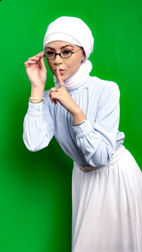 hijab free pic