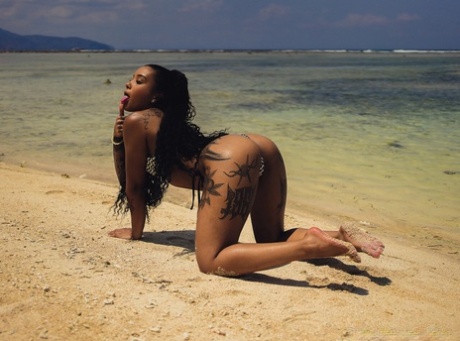 plage asiatique chaud images