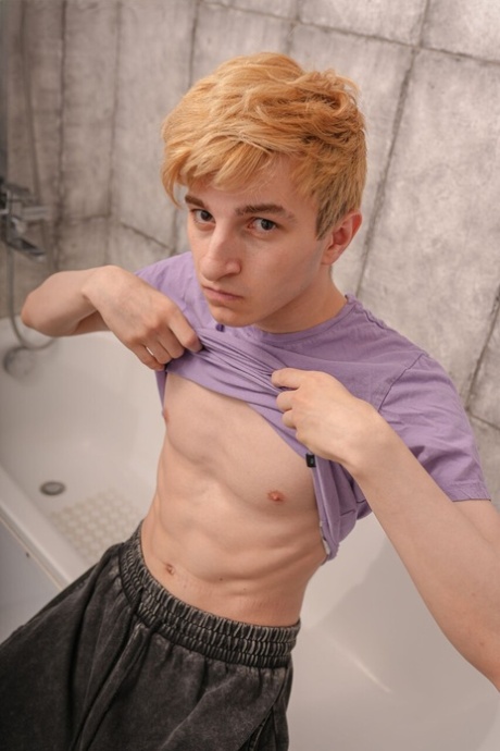 gay solo free nude images