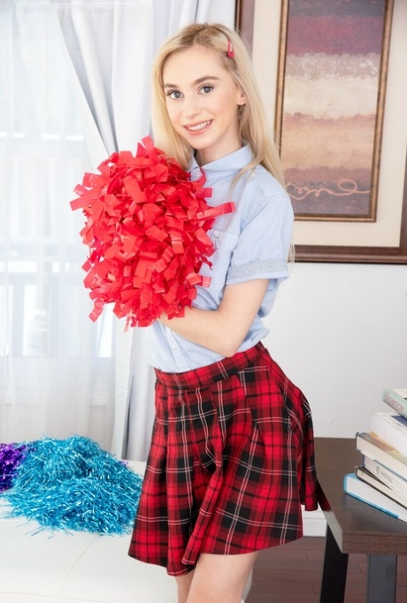 cute blonde pornographic pics