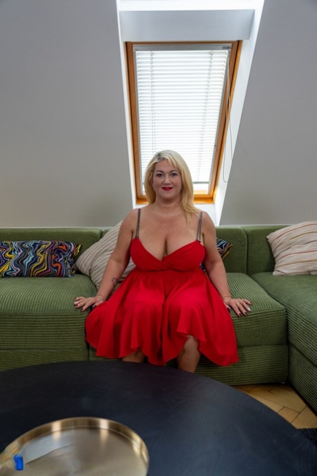 thick thighs mature beautiful xxx photos