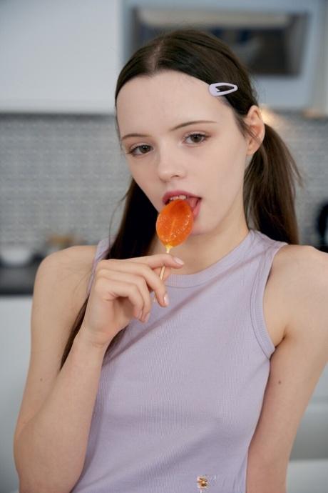 热辣少女 熱門色情片 照片