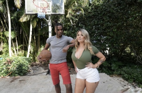 curvy blonde best galleries