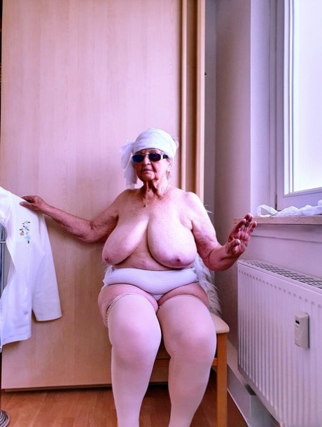 old granny tits free sexy pics