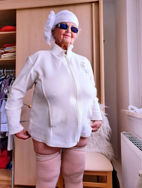 granny glasses hot nude photo