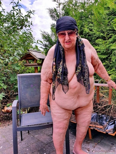 old granny porno archive