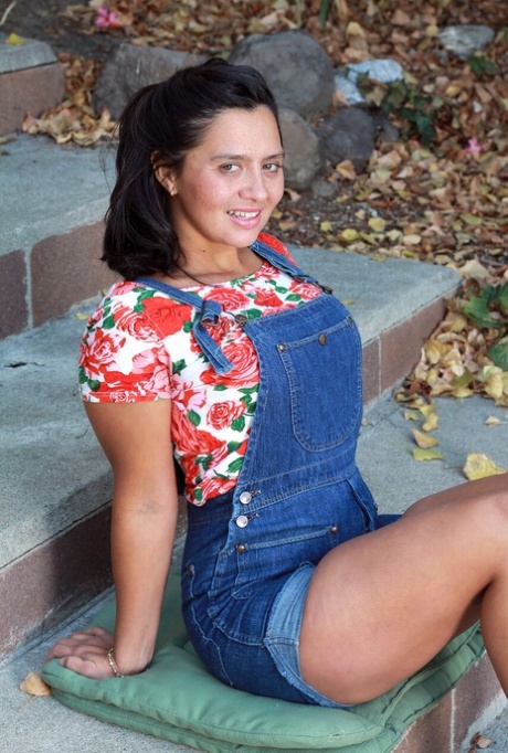 chubby brunette hot porn photos