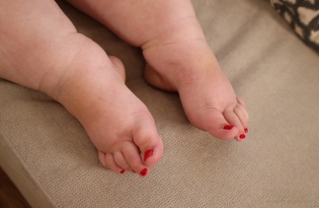 thick feet hot porn pic