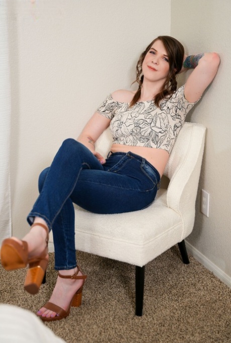 shemale jeans top pic