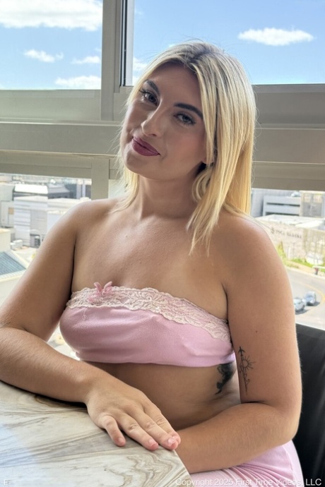kleine tieten milf perfect leuk afb