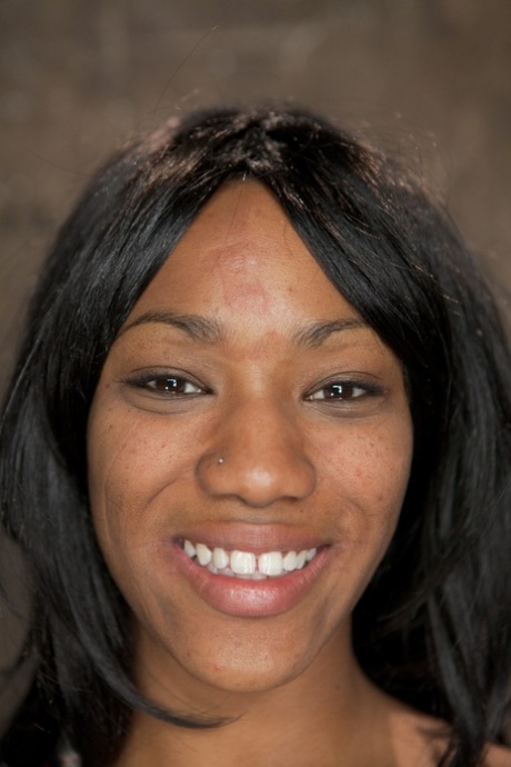 ebony face hot naked pic