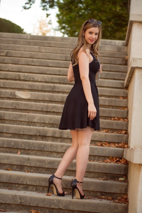 milf blonde jolie adulte photo