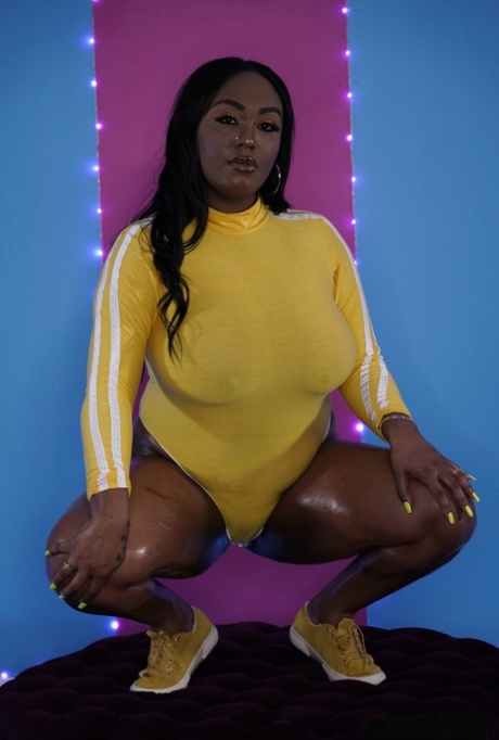 ebony thick thighs sexy nudes images