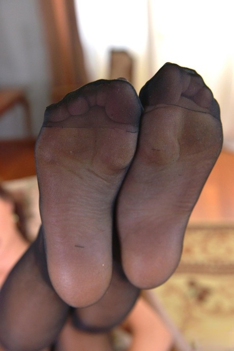 女性主导的脚 藝術色情 圖片