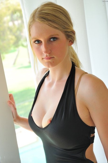 blonde solo pretty pictures