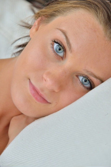 perfect teen body art naked photo