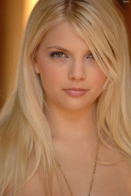beautiful face hot porn pic