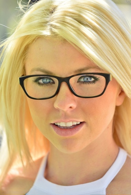 Tara Morgan erotic pornstar photo