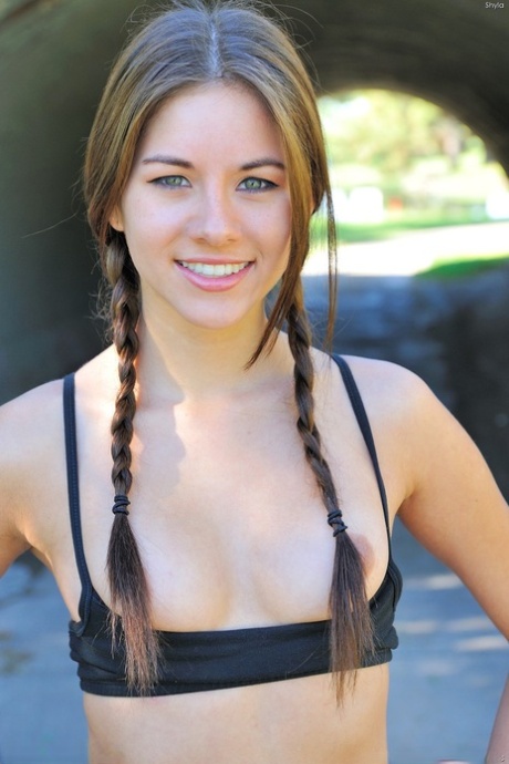 natural free nude picture