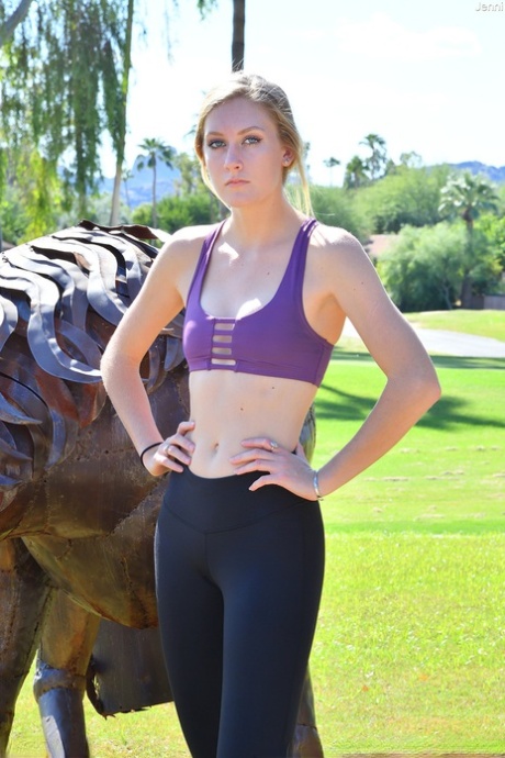 amateur yoga pants beautiful naked pic