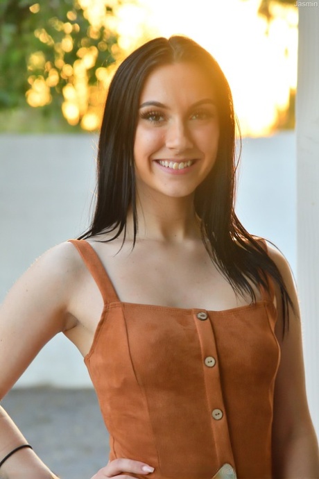 Jazmin Luv sex model pic