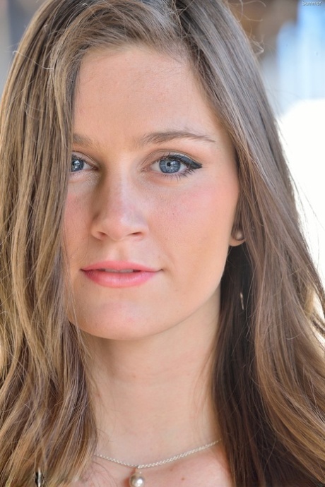 beau visage assez hd img