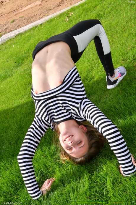 blonde yogabukser hd porno foto