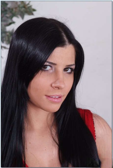 Rebeca Linares pornstar nude archive